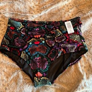 Torrid snake skin swim bottoms size 3